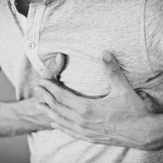 O czym może świadczyć ból w klatce piersiowej?